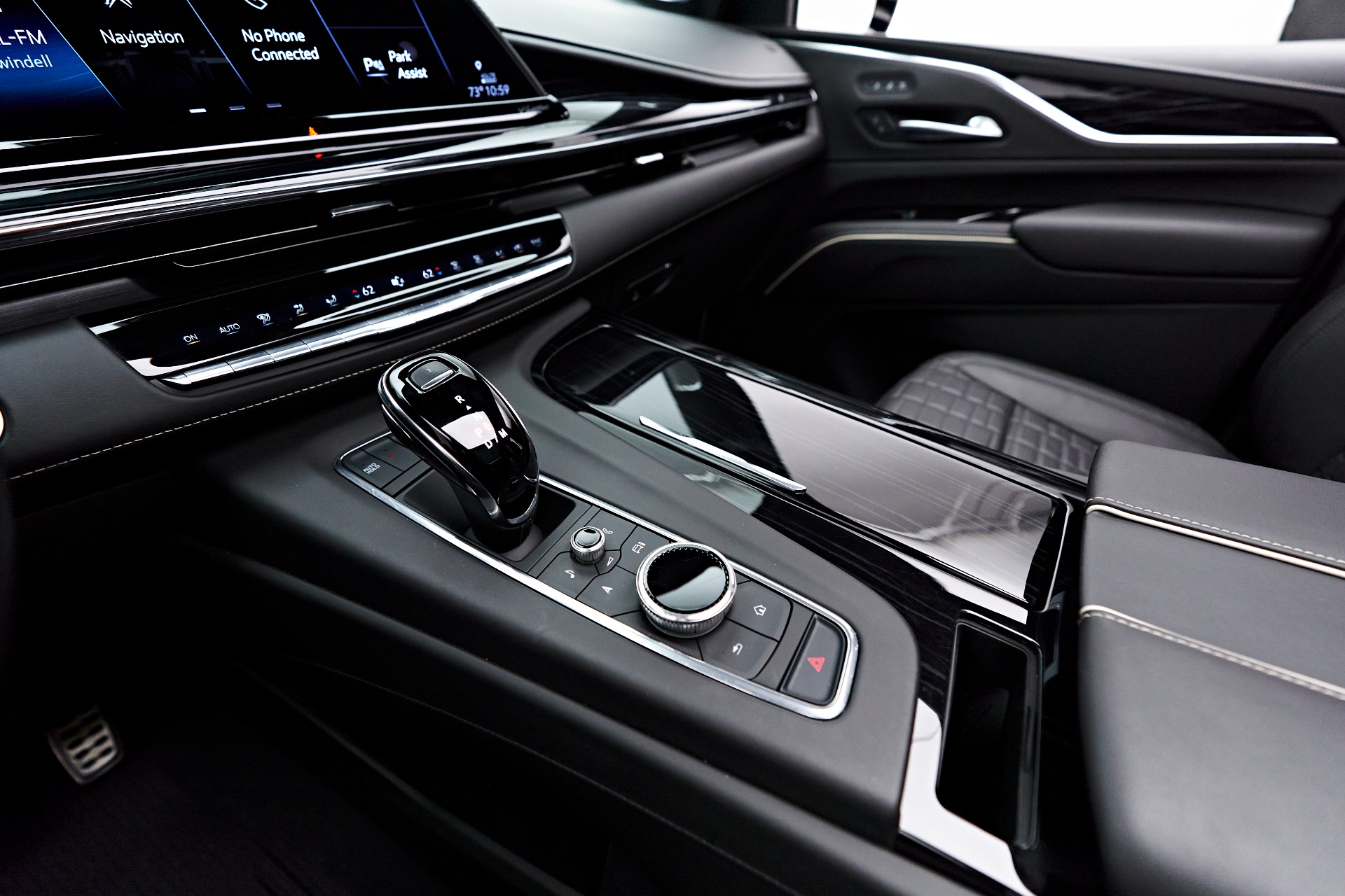 CADILLAC ESCLADE SPORT PLATINUM