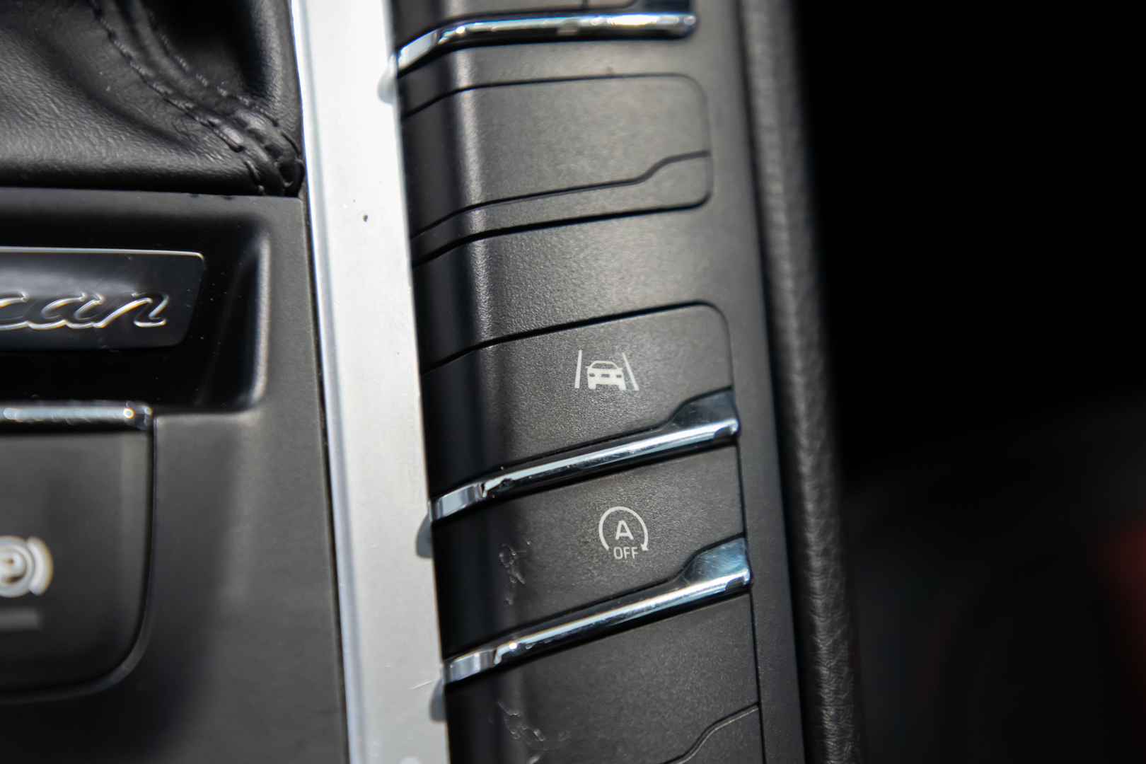 PORSCHE MACAN STANDARD